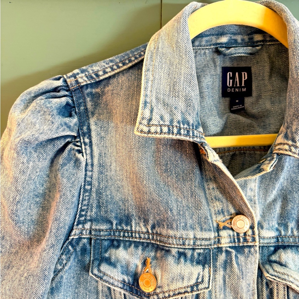 GAP Denim Light Wash Puff Sleeve Jean Jacket